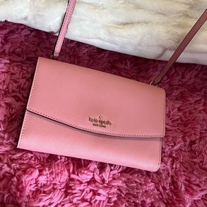 Kate Spade light pink color very cute and in good condition 💖